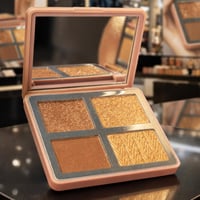 باليت اضاءة+ بودرة وجه من ريال بيوتي يدوم طويلاً،...