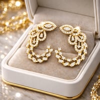 حلق نسائي ناعم لون ذهبي حلق أنيق و ناعم مرصع بالزر...