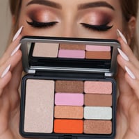 ظل عيون من لوف بيوتي رقم 3 باليت ظل العيون باشباع...