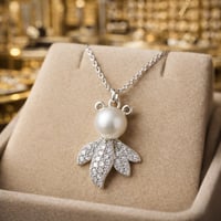 سلسال نسائي ناعم لون فضي عقد أنيق و ناعم مرصع بحبا...