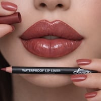 محدد شفايف مقاوم للماء – رقم 11 محدد شفايف بتركيبة...