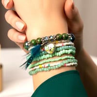 اساور خرزية بناتية