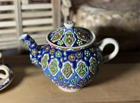 ابريق شاي من الفخار