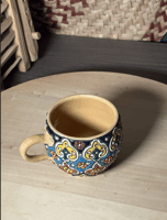 كأس فخار مزخرف