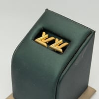 حلق تصميم عالمي ذهب عيار 18