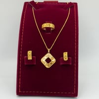 طقم تصميم عالمي ذهب عيار 21