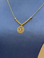 عقد ذهب عيار 21