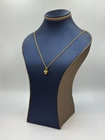 عقد ذهب عيار 18