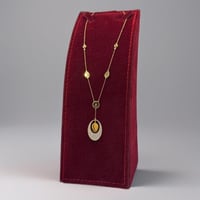 عقد ذهب عيار 18