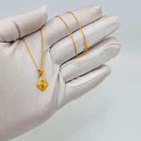 sعقد وردة ذهب عيار 18