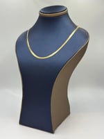 عقد ذهب عيار 18