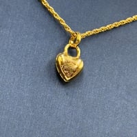 عقد قلب ذهب عيار 18