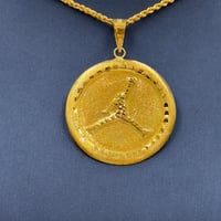 عقد ذهب عيار 18