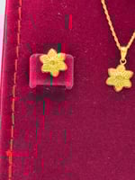 طقم نجمة ذهب عيار 18