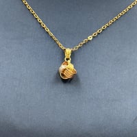 عقد ذهب عيار 18