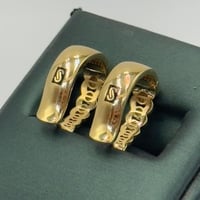 حلق تصميم عالمي ذهب عيار 18