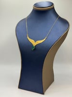 عقد جناح الصقر ذهب عيار 21