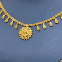 عقد ياسمينة جابر ذهب عيار 21