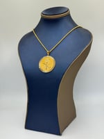 عقد شعار السعودية ذهب عيار 18