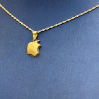 عقد ذهب عيار 18