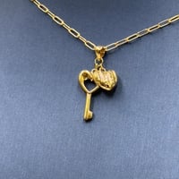 عقد ذهب عيار 18