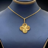 عقد فانكليف ذهب عيار 18