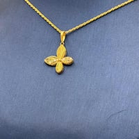 عقد وردة ذهب عيار 21