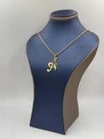 سلسال وتعليقة حرف عيار 18