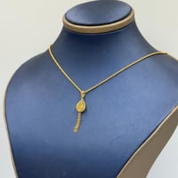 عقد ذهب عيار 21