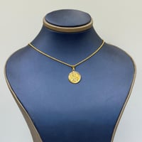 عقد شعار السعودية ذهب عيار 18