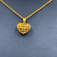 عقد ذهب عيار 18