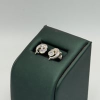 حلق دولفين ذهب ابيض عيار 21