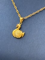 عقد ذهب عيار 18