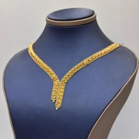 عقد ذهب عيار 21