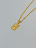 عقد شعار السعودية ذهب عيار 18