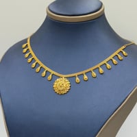 عقد ياسمينة جابر ذهب عيار 21