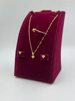 طقم قلب ذهب عيار 18