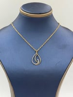 عقد ذهب عيار 18