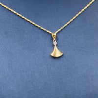 sعقد تصميم عالمي ذهب عيار 18