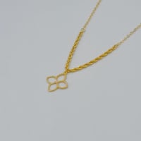 عقد ذهب روبرتو كوين عيار 21