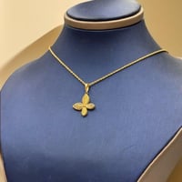 عقد وردة ذهب عيار 21