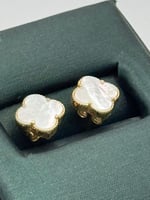 حلق تصميم عالمي ذهب عيار 18