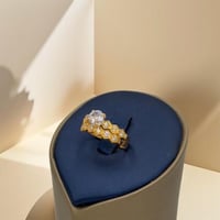 خاتم خطوبة تصميم عالمي ذهب عيار 21