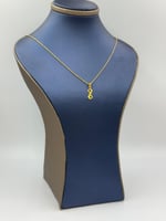 عقد ذهب عيار 18