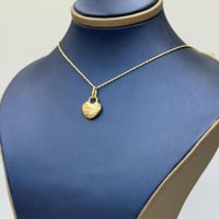 عقد تصميم عالمي ذهب عيار 18