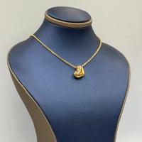 عقد قلب ذهب عيار 18