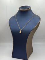 عقد ذهب عيار 18