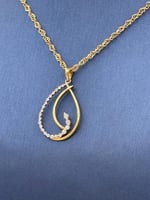 عقد ذهب عيار 18