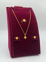 طقم ذهب عيار 18