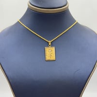 عقد شعار السعودية ذهب عيار 18